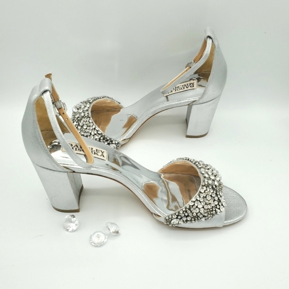 Badgley Mischka Hines heels, Silver NWOB - Picture 3 of 8